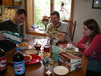 snacking before Thanksgiving dinner